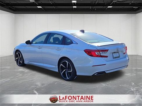 Used 2022 Honda Accord Sport image 6