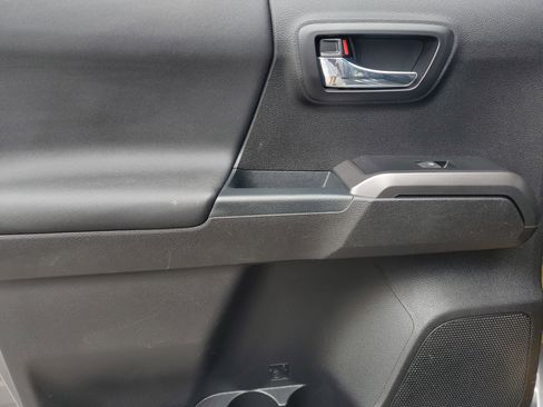 Used 2021 Toyota Tacoma TRD Sport image 14