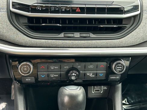 Used 2022 Jeep Compass Latitude w/ Convenience Group image 21