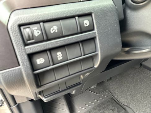 New 2026 Toyota 4Runner SR5 AWD/4WD image 32
