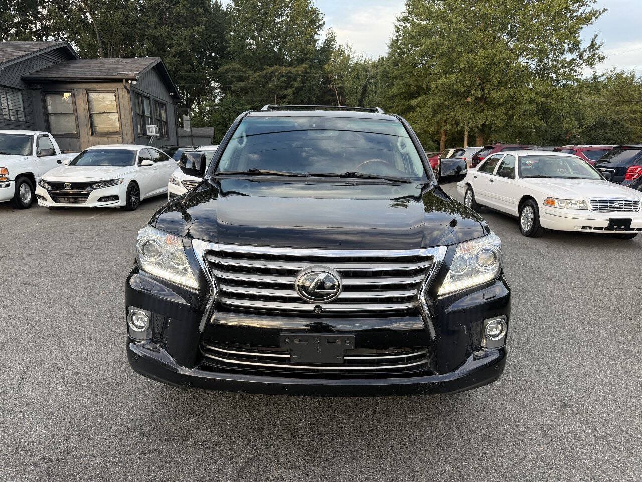 Used 2014 Lexus LX 570 4WD image 3