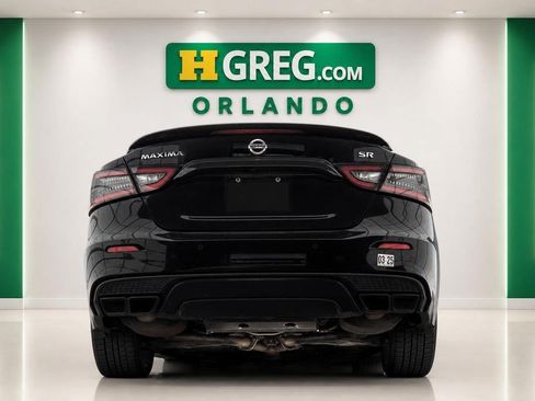 Used 2022 Nissan Maxima SR w/ Sport Mat Group FWD image 8