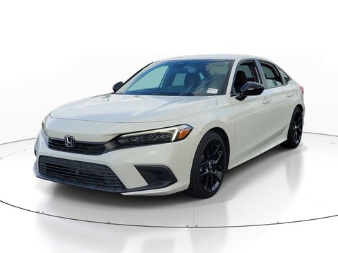 Used 2023 Honda Civic Sport image 3