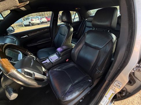 Used 2011 Chrysler 300 Limited w/ Luxury Group image 14