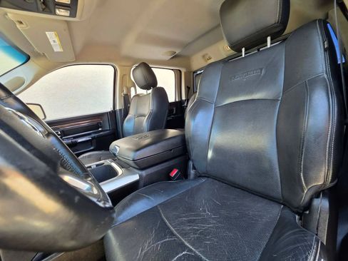 Used 2016 RAM 1500 Laramie w/ Convenience Group AWD/4WD image 11