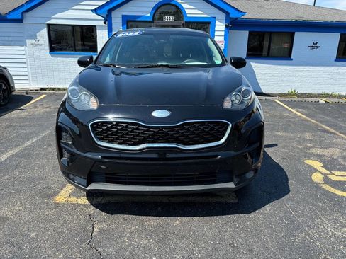 Used 2022 Kia Sportage LX FWD image 2