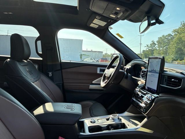 Used 2022 Ford Explorer King Ranch w/ Class IV Trailer Tow Package AWD/4WD image 24