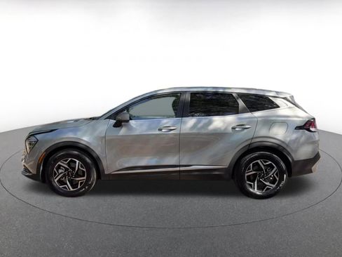 Used 2025 Kia Sportage LX FWD image 10