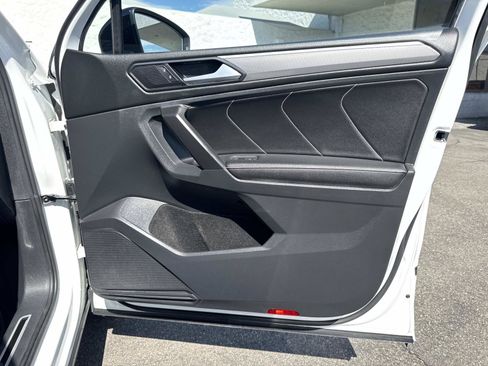 Certified 2023 Volkswagen Tiguan SE R-Line FWD image 31