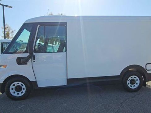 New 2025 Chevrolet Brightdrop 400 w/ Battery Pack, Max Range AWD/4WD image 5