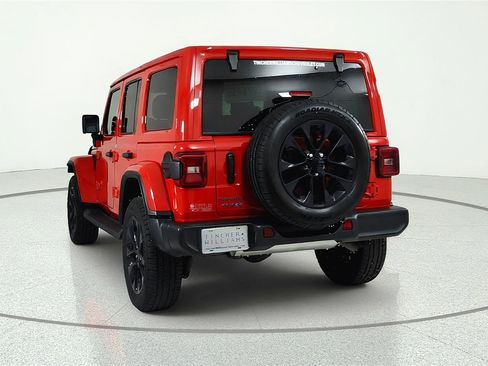 Used 2025 Jeep Wrangler Unlimited Sahara AWD/4WD image 3
