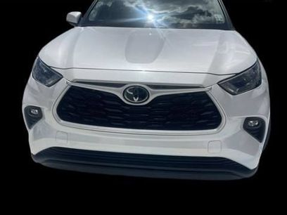 Used 2022 Toyota Highlander XLE