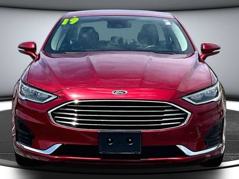 Used 2019 Ford Fusion SEL FWD image 2