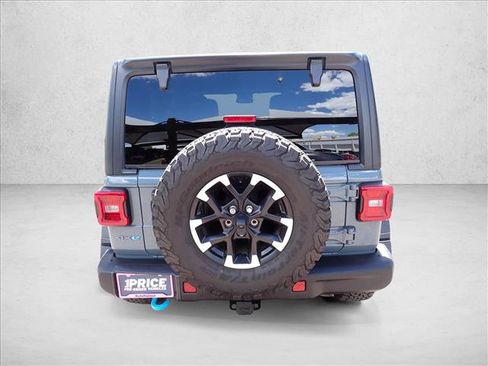 Used 2024 Jeep Wrangler Unlimited Rubicon 4xe w/ Capability Package AWD/4WD image 3