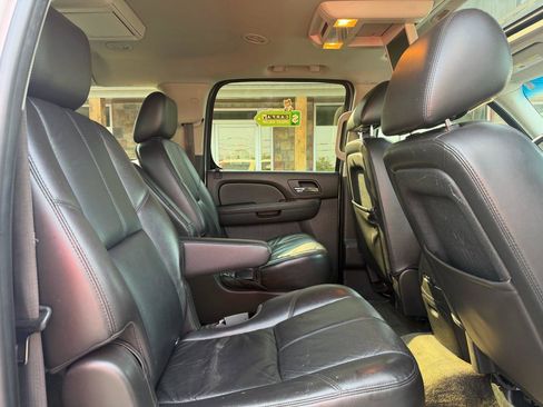 Used 2012 Chevrolet Suburban LT AWD/4WD image 23