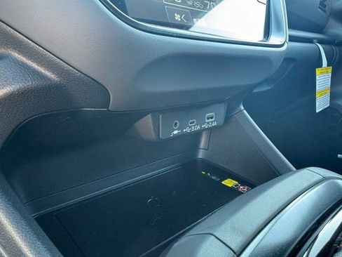 Certified 2025 Subaru Crosstrek 2.5i Limited image 34