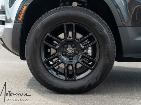 Used 2023 Land Rover Defender 110 S image 32