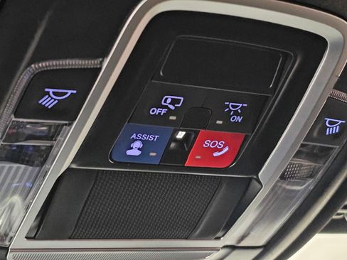 Used 2024 RAM 1500 Laramie image 28