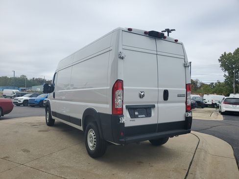 Used 2025 RAM ProMaster 2500 w/ Storage Group image 3