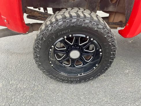 Used 2008 GMC Sierra 2500 SLT w/ Z71 Off-Road Package AWD/4WD image 14