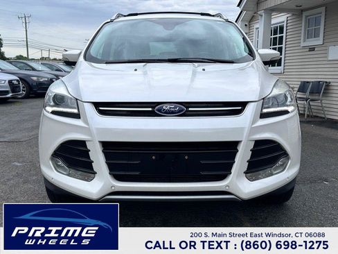 Used 2014 Ford Escape Titanium w/ Equipment Group 401A AWD/4WD image 2