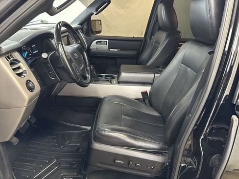 Used 2017 Ford Expedition XLT w/ Equipment Group 202A AWD/4WD image 10