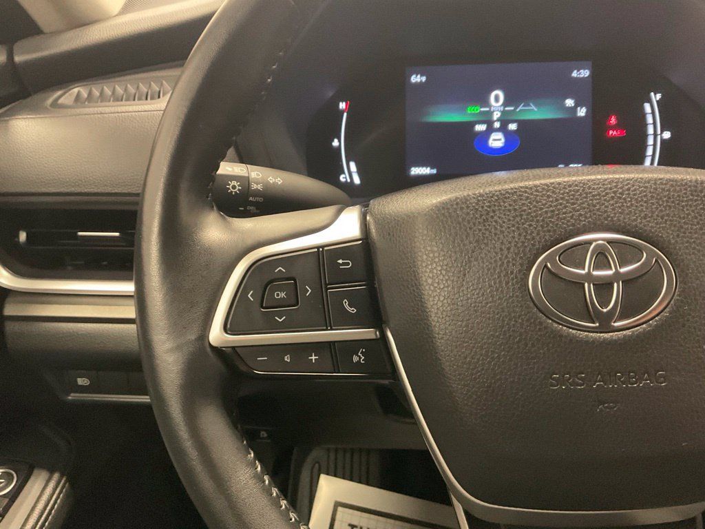 Used 2025 Toyota Grand Highlander AWD image 21