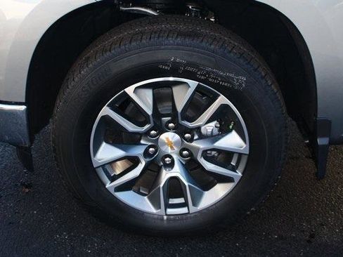 New 2026 Chevrolet Silverado 1500 LT image 3