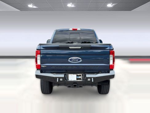 Used 2018 Ford F250 Lariat w/ Lariat Value Package AWD/4WD image 9