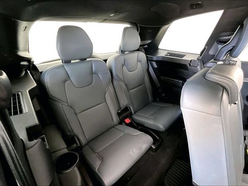 Certified 2023 Volvo XC90 B6 Ultimate w/ Lounge Package AWD/4WD image 36