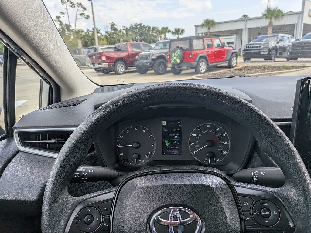 Used 2023 Toyota Corolla LE FWD image 28