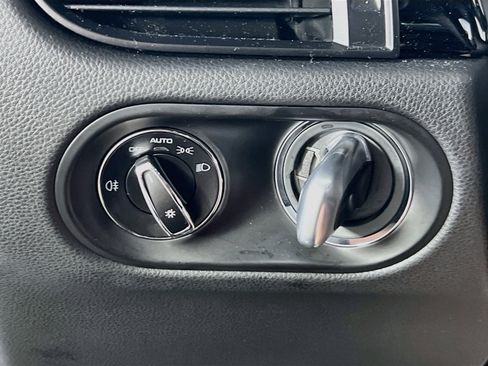 Used 2023 Porsche Macan S image 10