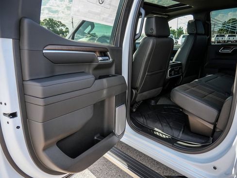 New 2026 Chevrolet Silverado 1500 High Country AWD/4WD image 32