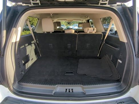 Used 2024 Ford Expedition Max XLT image 14