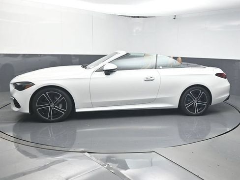 Used 2026 Mercedes-Benz CLE 300 4MATIC Cabriolet image 5