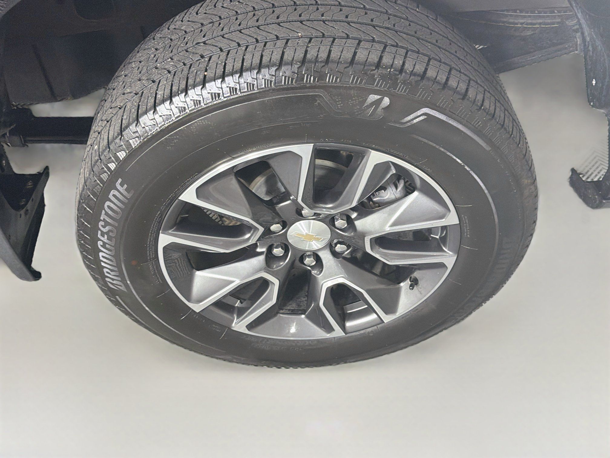 Used 2024 Chevrolet Silverado 1500 LT AWD/4WD image 11
