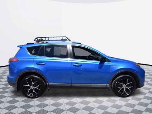 Used 2018 Toyota RAV4 SE AWD/4WD image 3