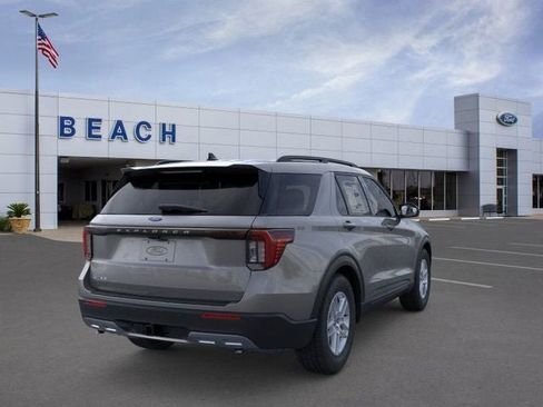 New 2026 Ford Explorer Active w/ Active Comfort Package image 8