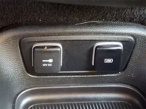 Used 2019 Chrysler Pacifica Touring Plus w/ S Appearance Package image 25