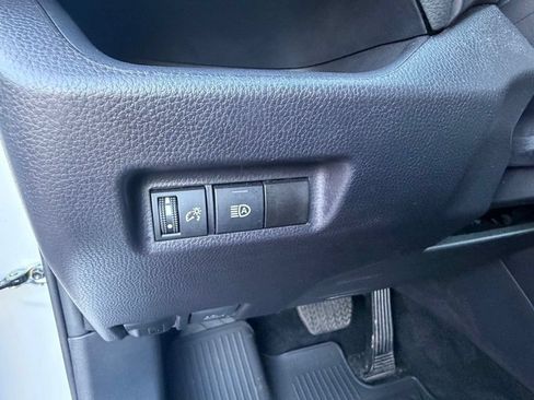 Used 2025 Toyota RAV4 XLE AWD/4WD image 22
