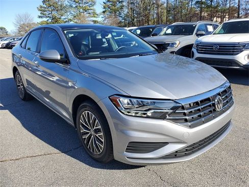 Certified 2021 Volkswagen Jetta SE image 3