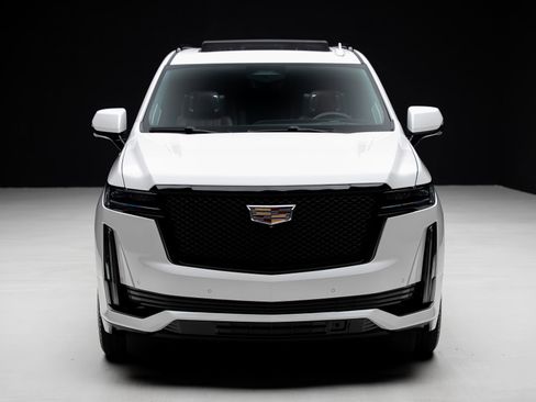 Used 2021 Cadillac Escalade ESV Sport Platinum RWD image 6