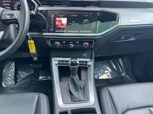 Certified 2025 Audi Q3 2.0T Premium AWD/4WD image 3
