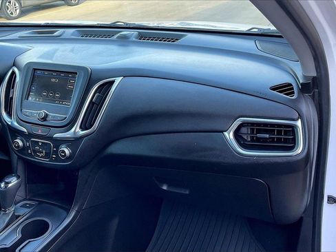 Used 2019 Chevrolet Equinox LT image 16