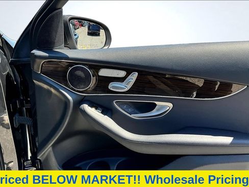 Used 2021 Mercedes-Benz GLC 300 w/ Premium Package image 31