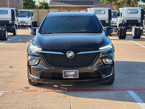 Used 2022 Buick Enclave Essence w/ Sport Touring Edition image 11