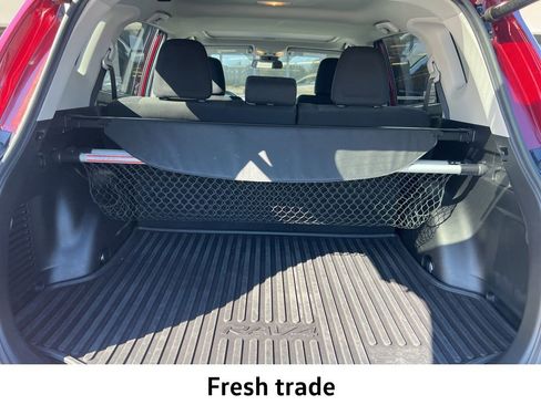 Used 2018 Toyota RAV4 XLE image 5