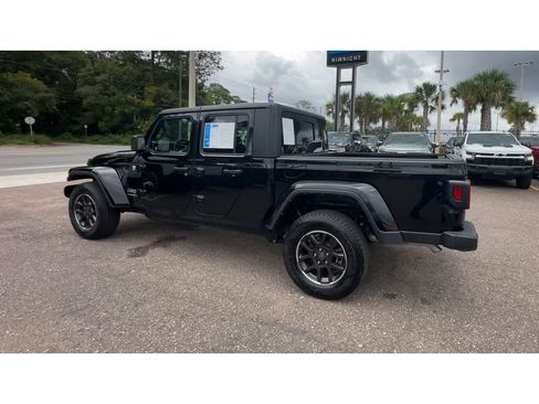 Used 2023 Jeep Gladiator Overland image 6