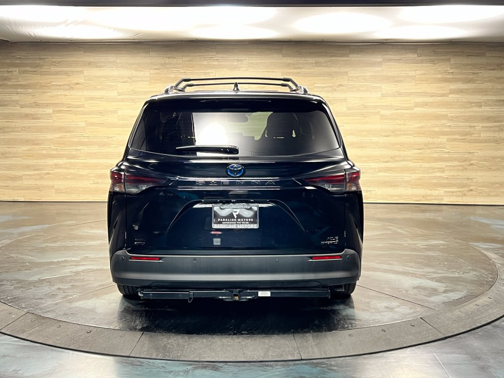 Used 2024 Toyota Sienna XLE Woodland Edition AWD/4WD image 20