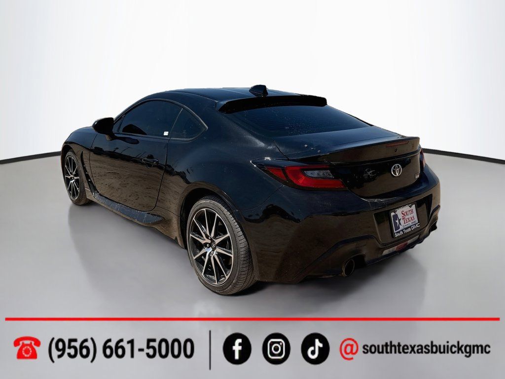 Used 2023 Toyota GR86 w/ ALL Weather Mat Package (TMS) RWD image 6